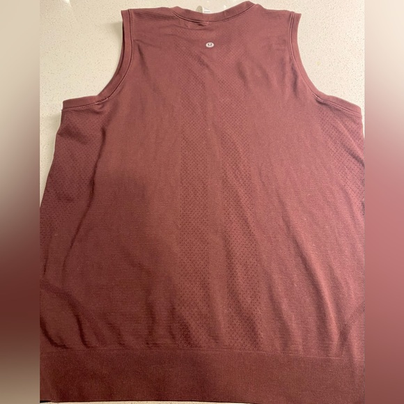 Burgundy Muscle Tank Lululemon size 6 - Picture 5 of 6